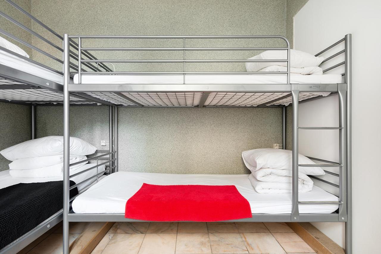 Cameleon Paris Guesthouse Pantin Exterior photo