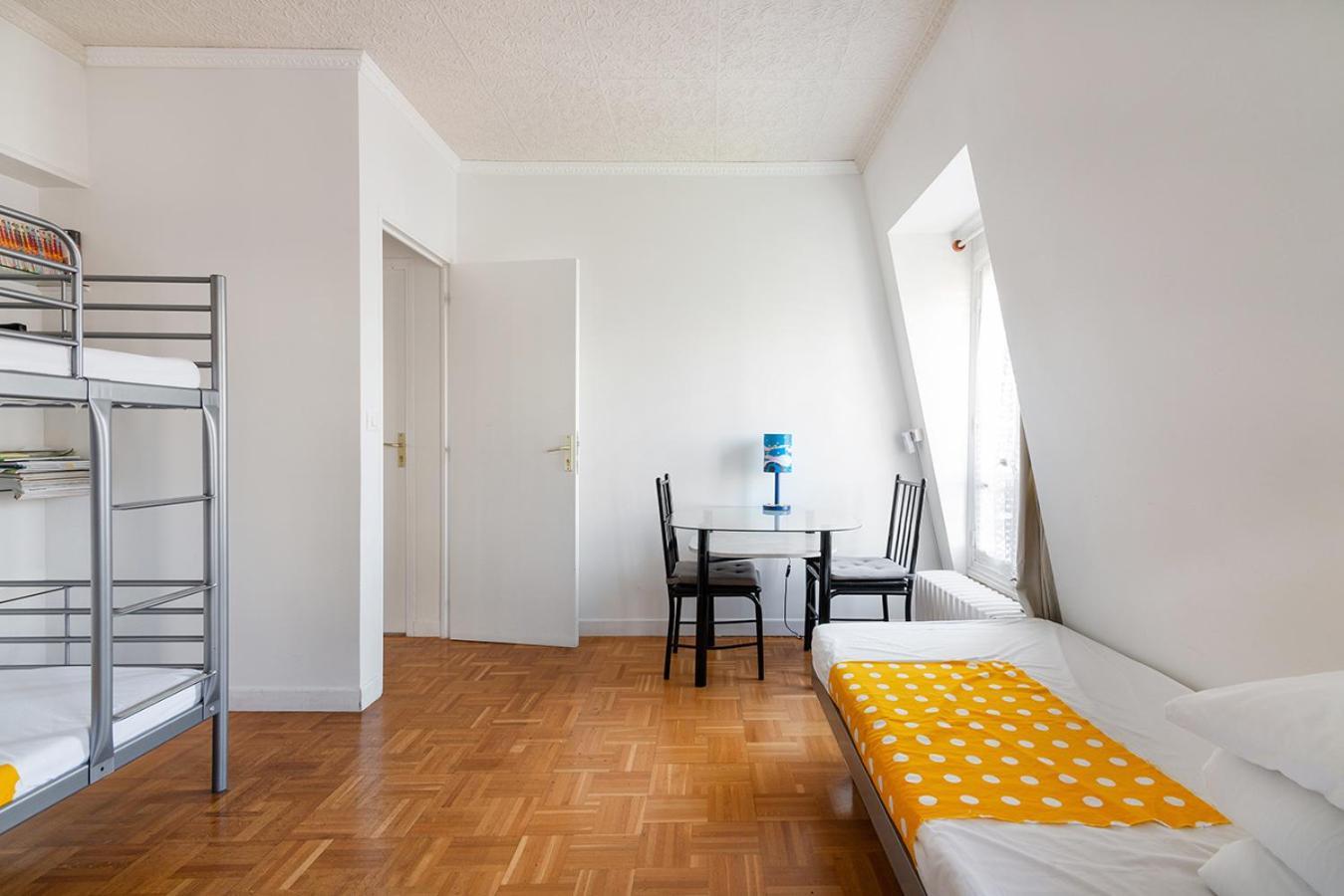 Cameleon Paris Guesthouse Pantin Exterior photo