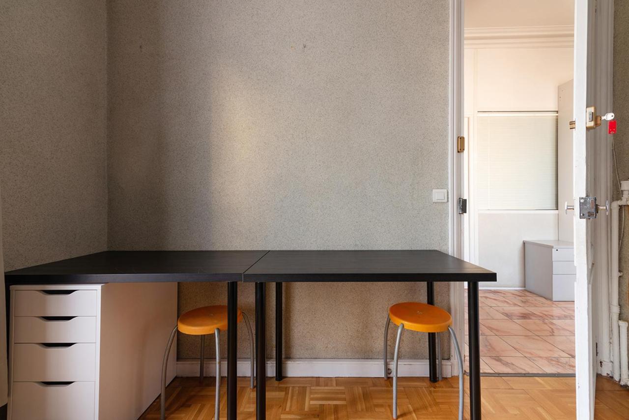 Cameleon Paris Guesthouse Pantin Exterior photo